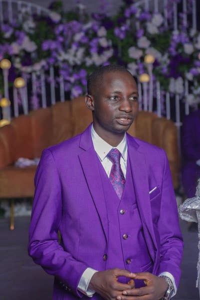 We are 2 students aged 30 and 32. We are look... Main Photo