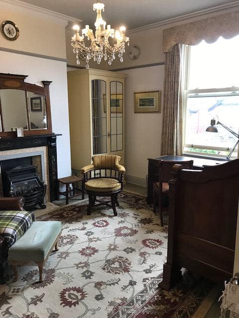 Charming suite of room in Beeston Leeds LS11 Main Photo