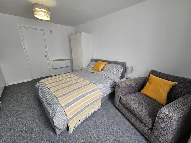 £580pcm self contained studio chalet in Beck Row Main Photo