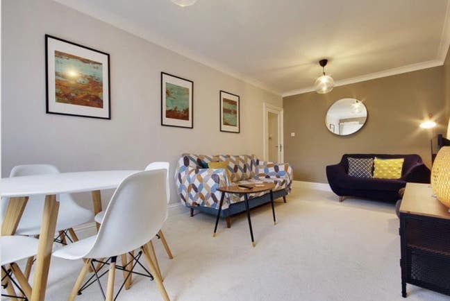 Large Beautiful Room in Modern 2 bedroom Apartment Main Photo