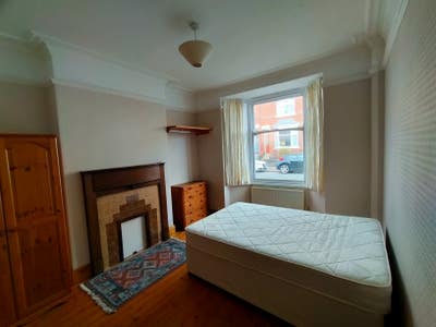 Hinckley Rd, 3 House Share, suit prof female  Main Photo