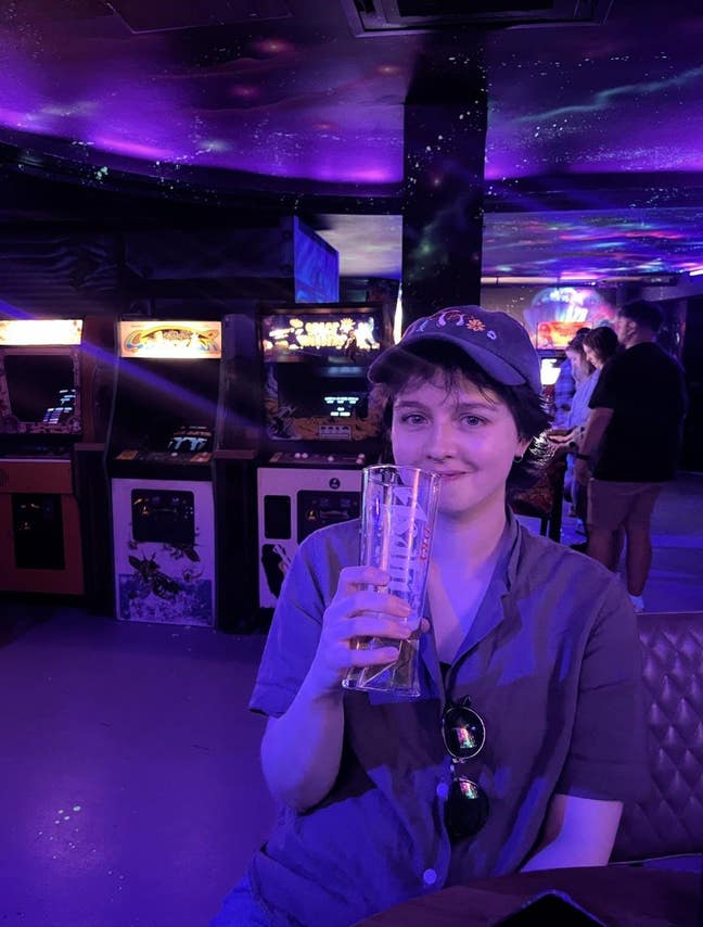 Looking for friendly houseshare Main Photo