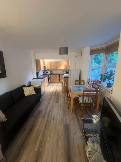 Two double rooms available in Zone 1 Main Photo