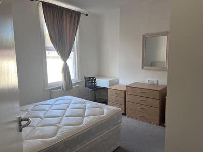 1 Beautiful room with Ample storage Main Photo