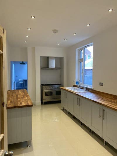 Grand Victorian house renovated to a high standard Main Photo