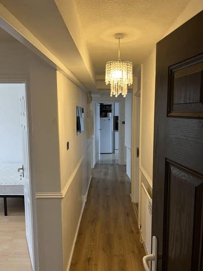 1 Double Room - 2 min walk to Elverson Road Z2 Main Photo