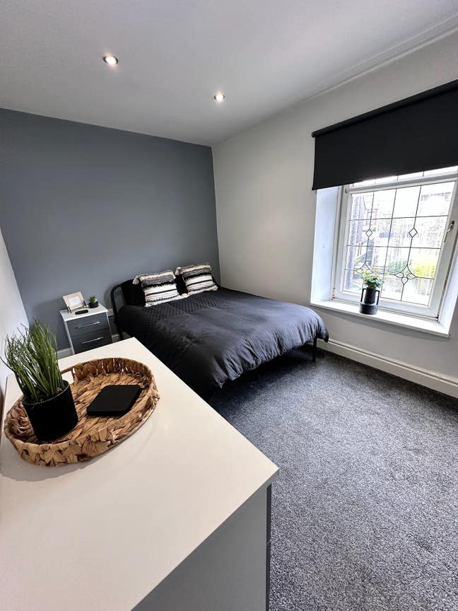 Modern Double Room Available Now! Main Photo