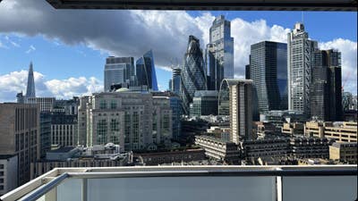 Beautiful 3 Bedroom flat near ALdgate east Main Photo