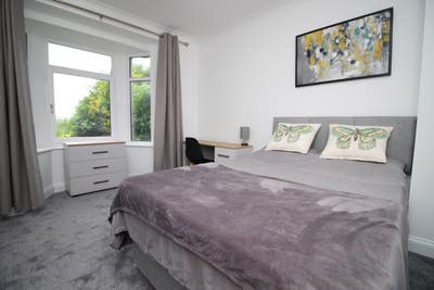 One room available now. Main Photo