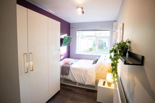 Luxury En-Suite Rooms. Fantastic Hospital Location Main Photo