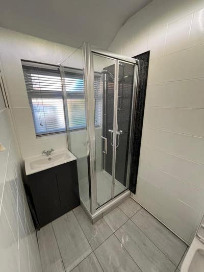 Rooms in a newly renovated house Main Photo