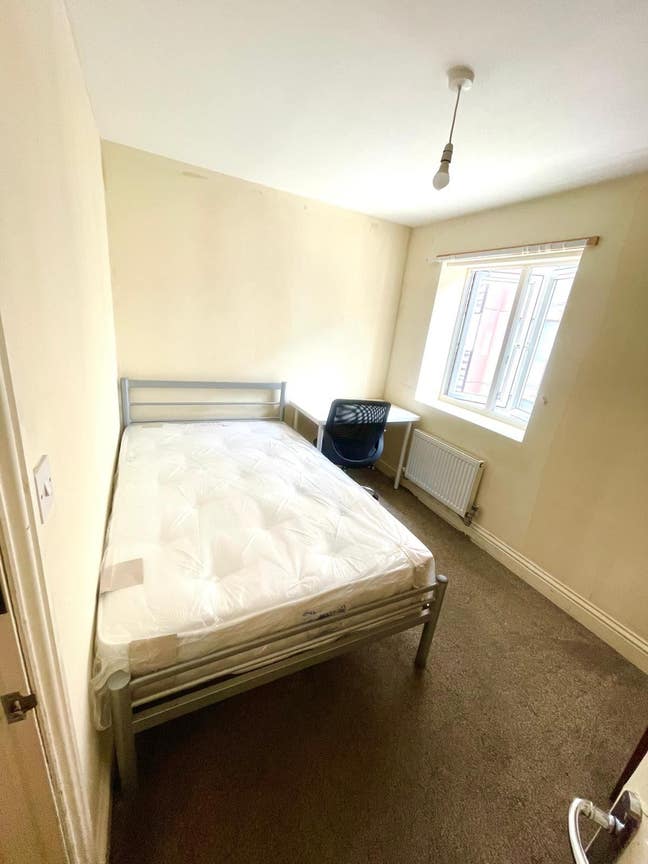 Nice room I 30 sec from Shadwell DLR Main Photo