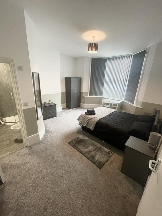 Spacious Double En-Suite - Contractors Main Photo