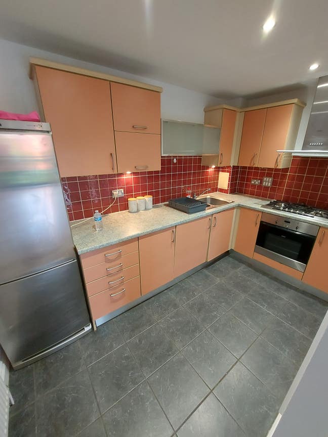 Second floor room in Slateford  Main Photo