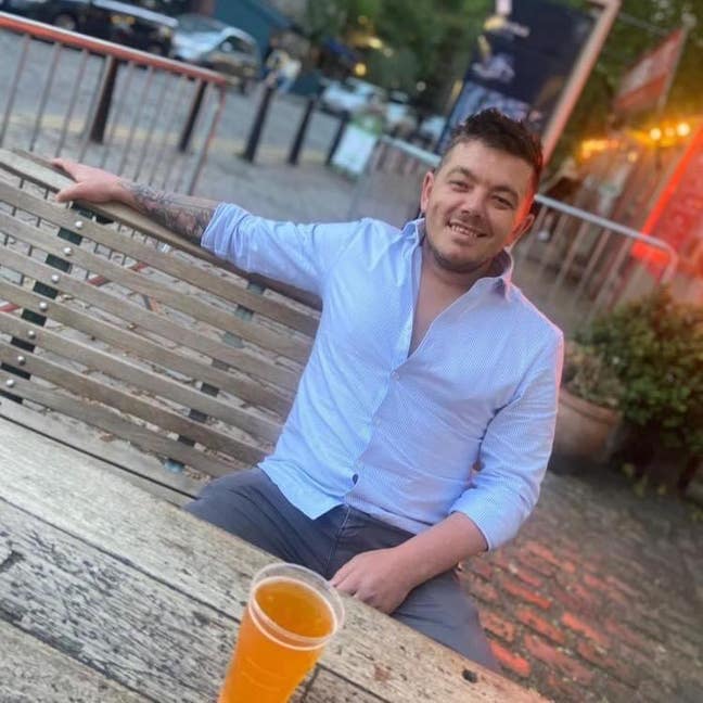 LOOKING FOR A BUDDY-UP, FLAT SHARE OR LARGE ROOM Main Photo