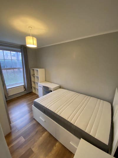 Cozy Double Room Greenwich Available Now Main Photo