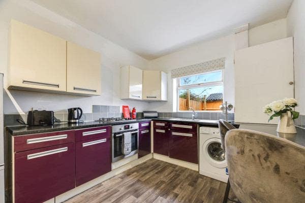 Fully Furnished double bedrooms in FY3 Main Photo