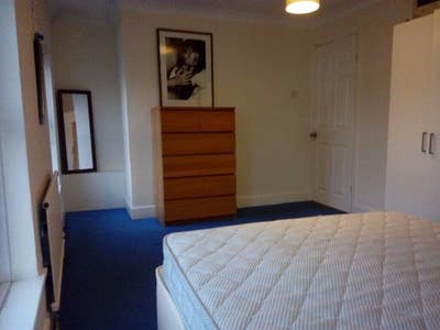 Double Bedroom with Cleaner Close to Centre & Sea Main Photo