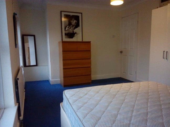 Double Bedroom with Cleaner Close to Centre & Sea Main Photo