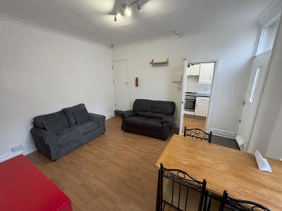Student Room Right Near the University - LS2 Main Photo