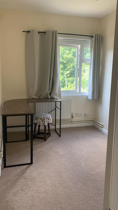 Room with Female Landlord in Refurbished House Main Photo