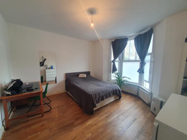 Huge Double Room + Garden – Just 1 Housemate & Dog Main Photo