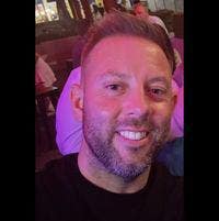 Professional Male seeks a single or double room Main Photo