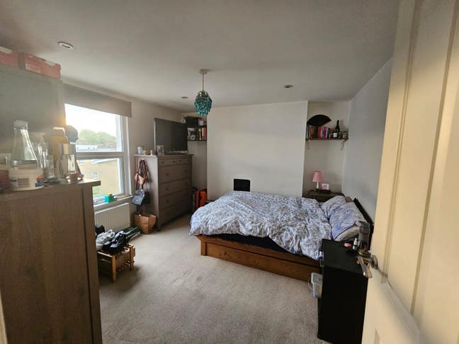 SE15, Peckham, Zone 2 - double room for rent Main Photo