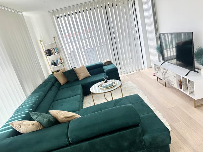 Modern fully furnished double room w/ bathroom Main Photo