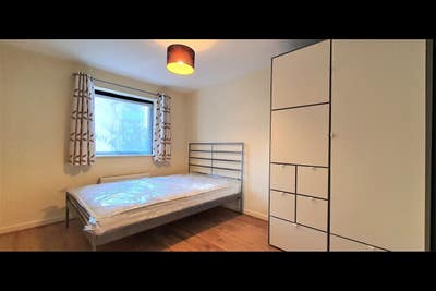Small double bedroom in Poplar/Canning Town Main Photo