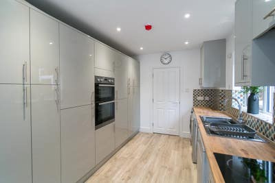 Cavershams best! - Walking distance to Town Main Photo