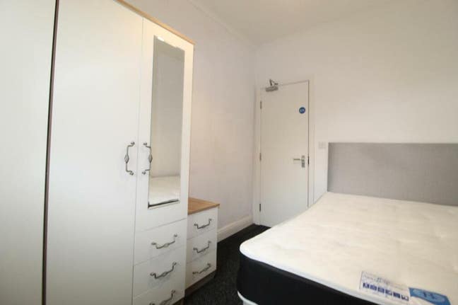 AR - Single room near Xscape.  Main Photo