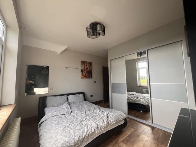 Room w View/walk in  wardrobe - &pound;550pcm Main Photo