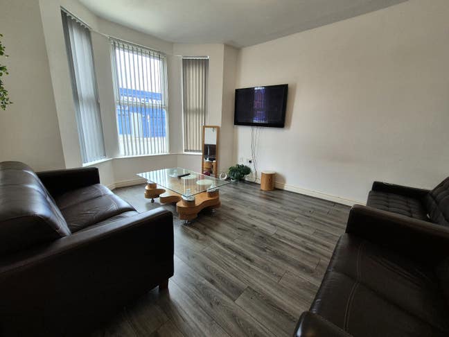 Double room Available in L4 Main Photo