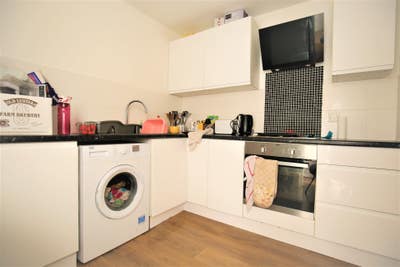 4 Bedroom Apartment with Garden Main Photo