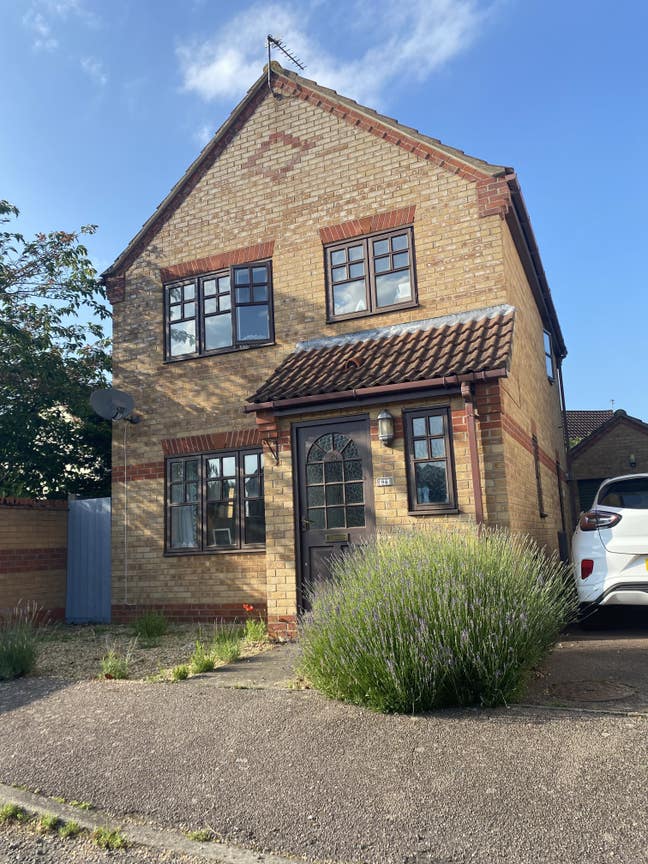 Lovely double & single room in Thurston Main Photo