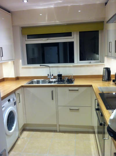 Double  Room in Friendly Young Prof House Share Main Photo