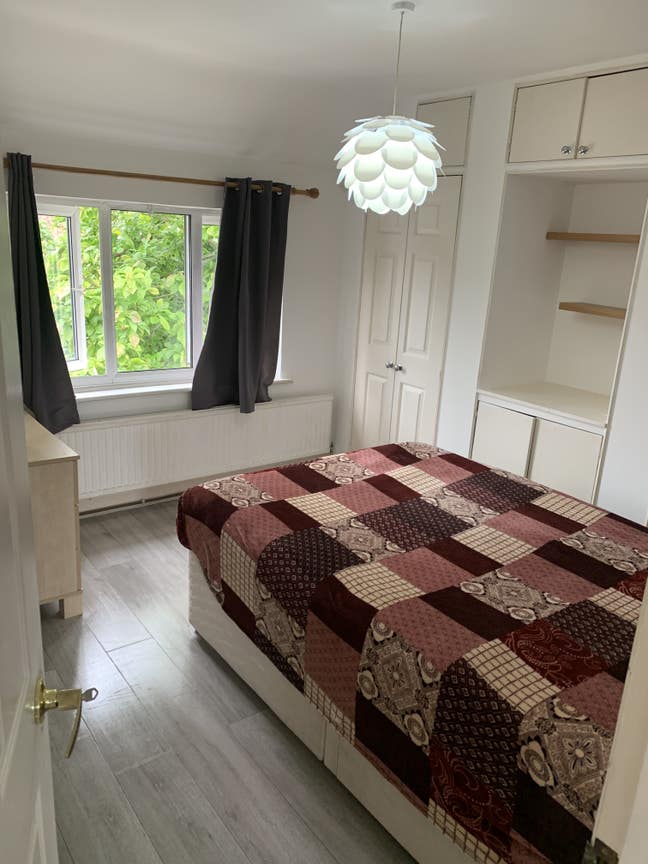 En-Suite Double room in Heathrow Ashford  Main Photo