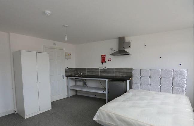 Studio  19,  The  Albany,  Birkin  Avenue  NG7  Main Photo