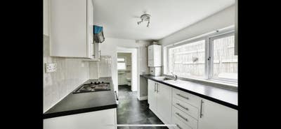 Rooms available on Garange hill Chatham Main Photo