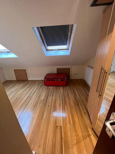 Loft room to let Main Photo