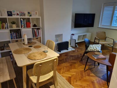 Double room in friendly flat in Hove near station  Main Photo