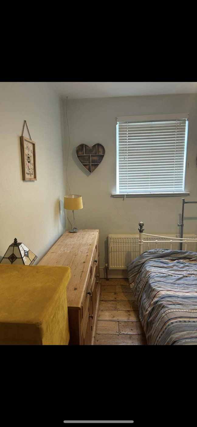 Room with double bed to rent in Yeovil  Main Photo