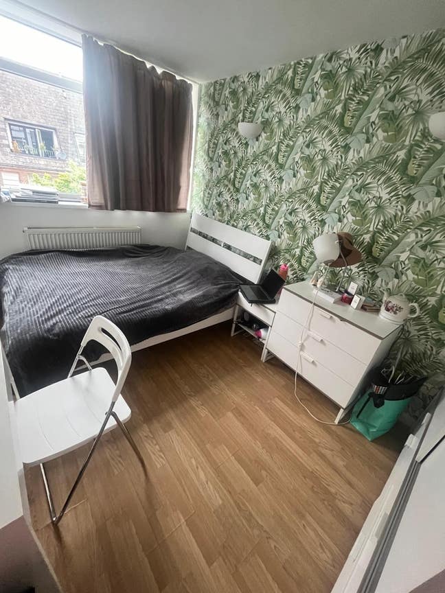 Lovely Double room - 5 mins from Shadwell Tube Main Photo