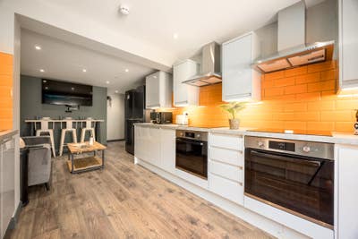 🌟 New Ensuite Room on Williamson Way 🌟 Main Photo