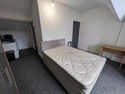 *New Studio Flat Availale Now Bills Included** Main Photo