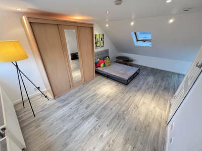 ✨ Top-Floor En-Suite Room to Rent ✨ Main Photo