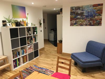 Double bedroom in 2 bedroom flat Main Photo