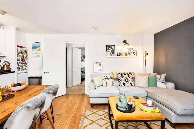 Modern and homely 1 bed flat, amazing location Main Photo