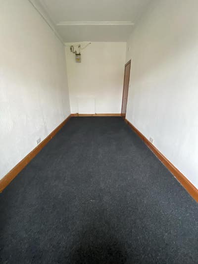 Unfurnished Room for rent on Byres Road (West End) Main Photo